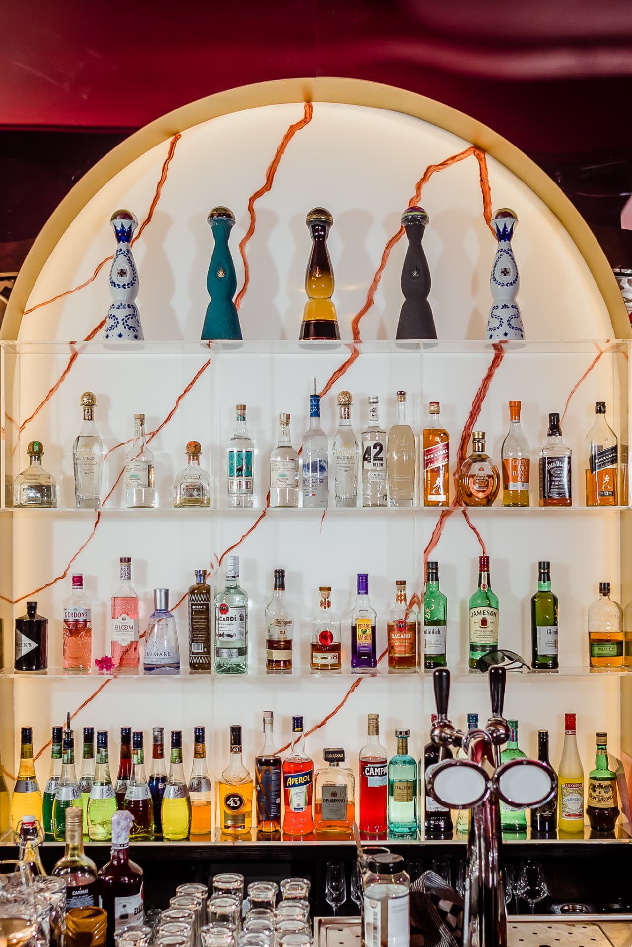 98 Cocktail Club, 26
